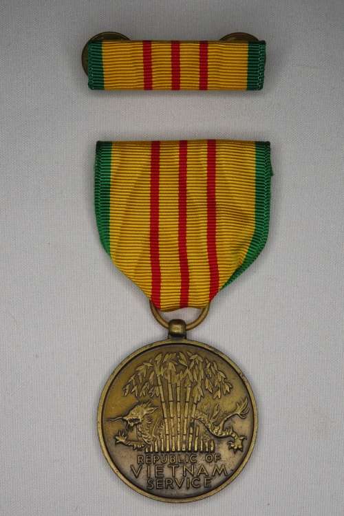 Vietnam Service War Medal, in original box with Ribbon and Bar, USA