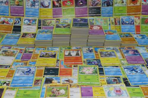 Lot of 100+ Pokemon Cards