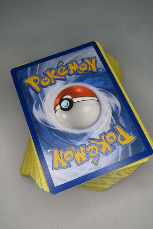 Lot of 100+ Pokemon Cards