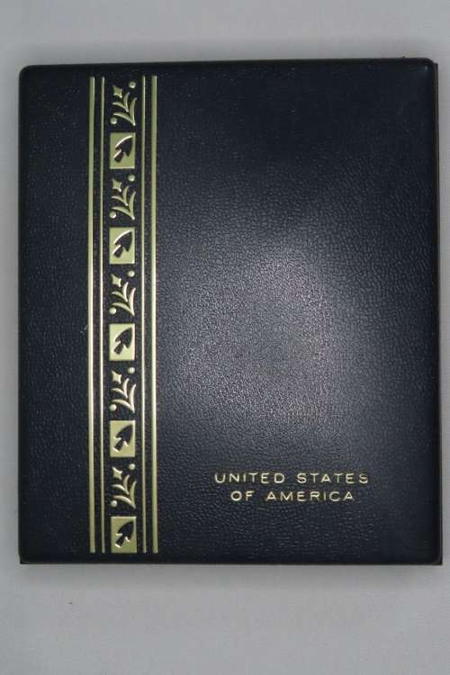 United States Army Achievement Medal Decoration Set, in original box with Ribbon and Bar, USA