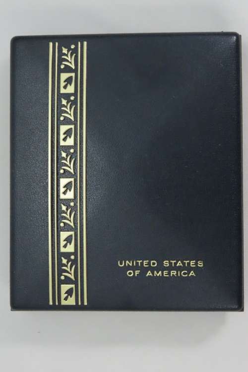 United States Army Achievement Medal Decoration Set, in original box with Ribbon and Bar, USA