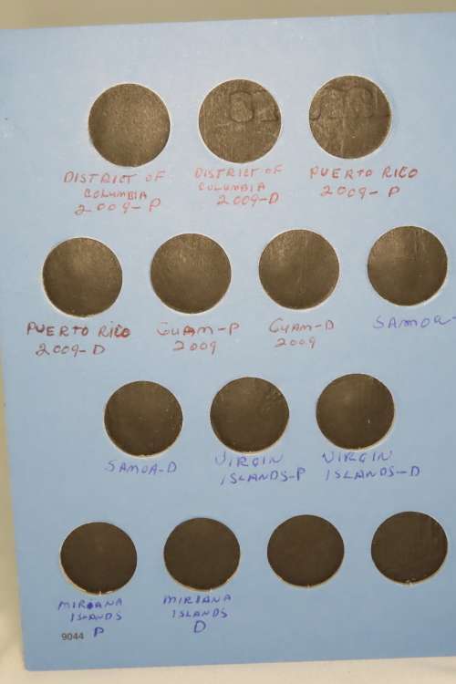 Collector`s Folder for Quarter Dollars No Dates - Damaged