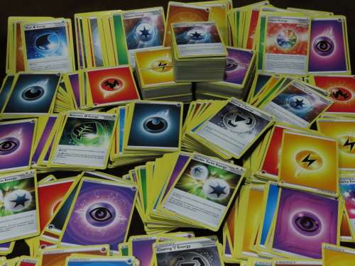 Lot of 100+ Pokemon Energy Cards