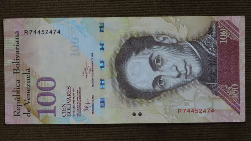 Venezuela 100 Bolivares 2013 EF p93g