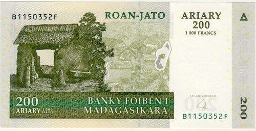 Madagascar - 200 Ariary, 2004, Crisp UNC., p87