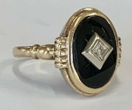 Gold diamond rings