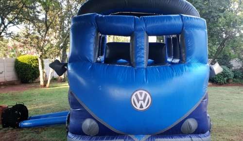 Inflatable jumping castle