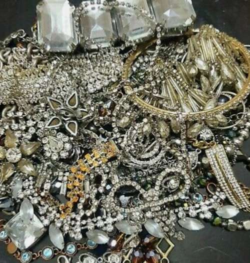 Various items immegration sale