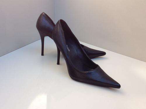 SEXY BLACK STILETTOS BY YDE