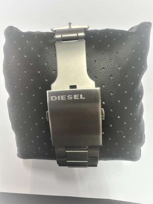 Diesel Men`s Mega Chief Silver Round Stainless Steel Watch