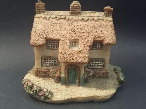 Lillyput Lane Miniature House