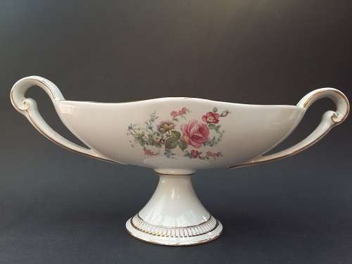 Gorgeous Hand Made In Italy Florentine Porcelain Gilt Trim Pedestal Handled Victorian Dish