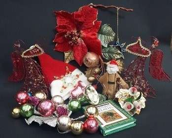 Job Lot Vintage Christmas Decorations incl Glass Baulbauls and a book on Christmas Wreaths