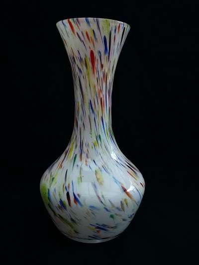 Exquisite - Stunning Glass Vase with multi colours - Perfect Condition