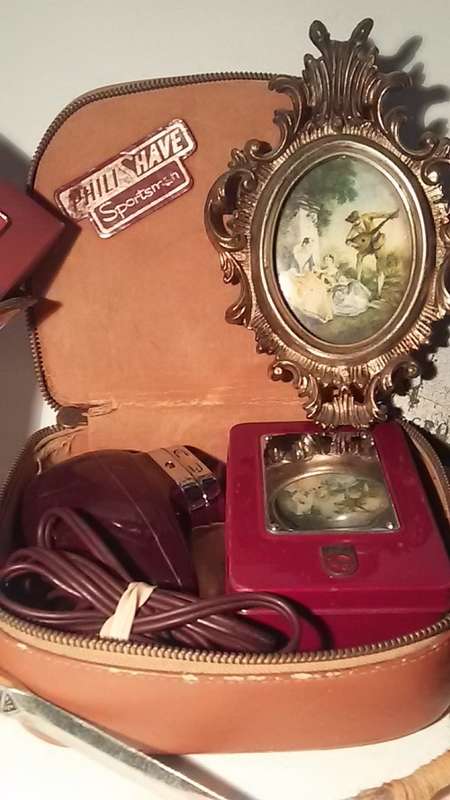 JOB LOT (D) - variety of collectables - have a look