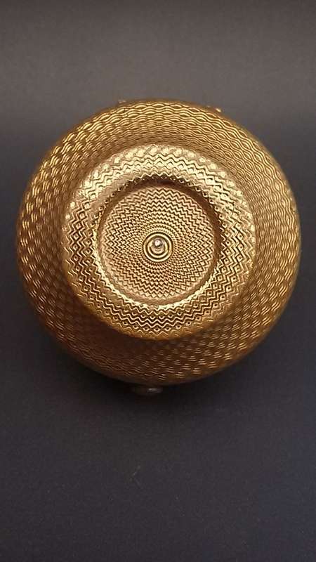 Beautiful  vintage compact  - basket shape with handle and metal design and mirror