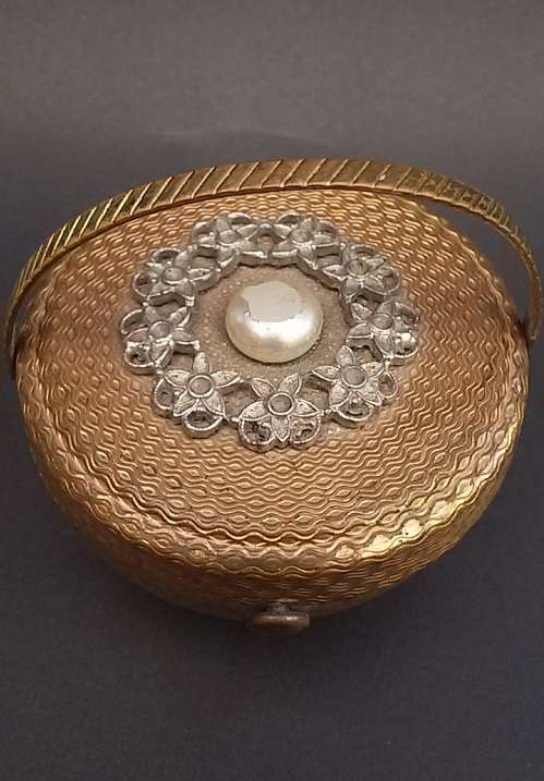 Beautiful  vintage compact  - basket shape with handle and metal design and mirror
