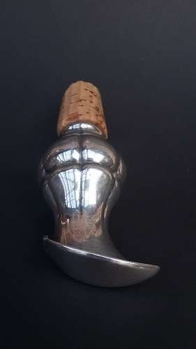 Gorgous Victoria-style plated Wine Pourer - perfect for Christmas