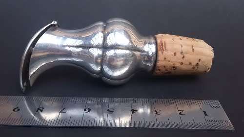 Gorgous Victoria-style plated Wine Pourer - perfect for Christmas