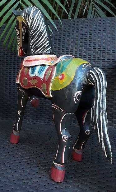 Beautifully detailed carved Wooden Horse made in India - excellent condition 45cm H 25cmL