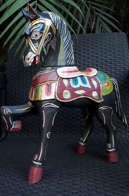 Beautifully detailed carved Wooden Horse made in India - excellent condition 45cm H 25cmL