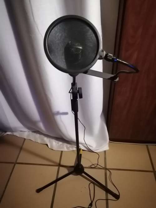USB condenser microphone, pop filter and microphone stand