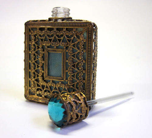 Perfume bottle