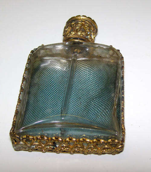 Perfume bottle