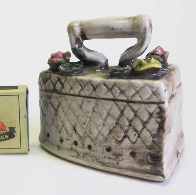 Shabby Chic Ceramic Iron ornament