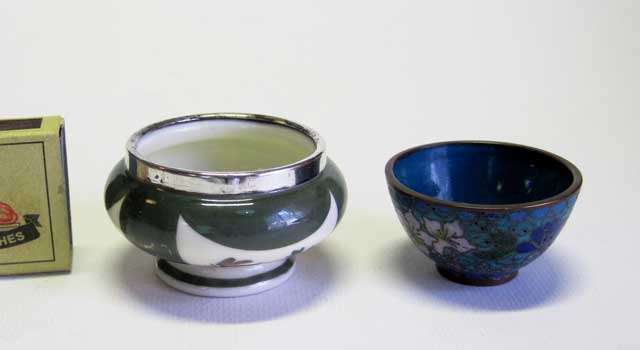 2 small Bowls