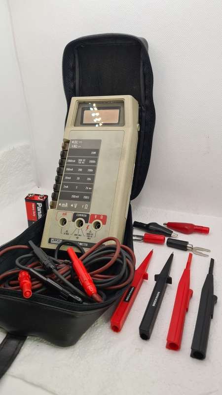 Vintage FLUKE Electrical Multimeter  8022B