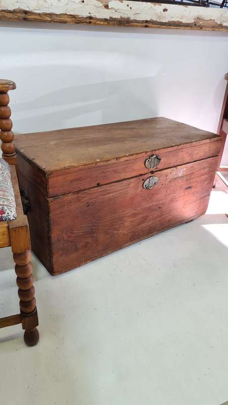 Antique Yellowood Kist