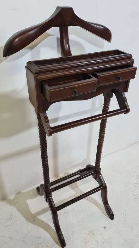Indonesian Teak Dumb Valet