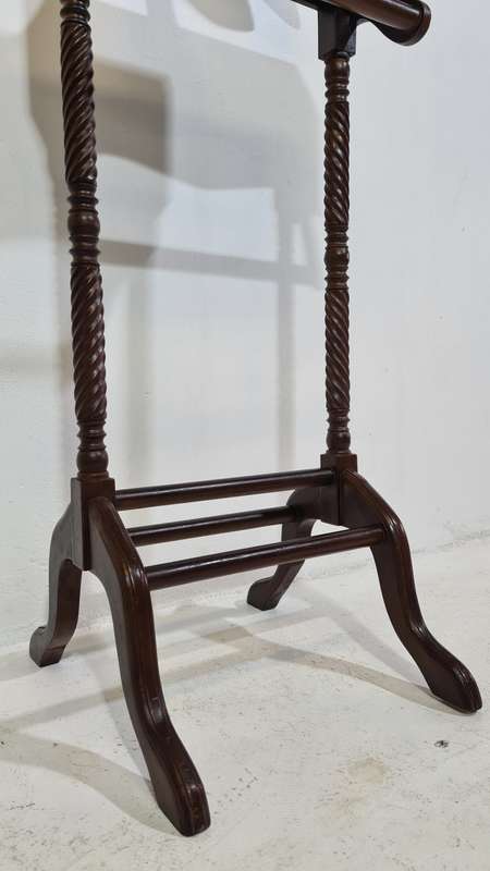 Indonesian Teak Dumb Valet
