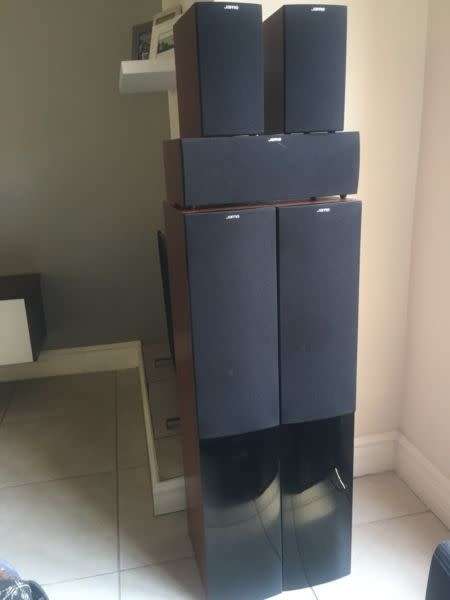 Stunning JAMO S 506 surround sound Home Theater Speakers.