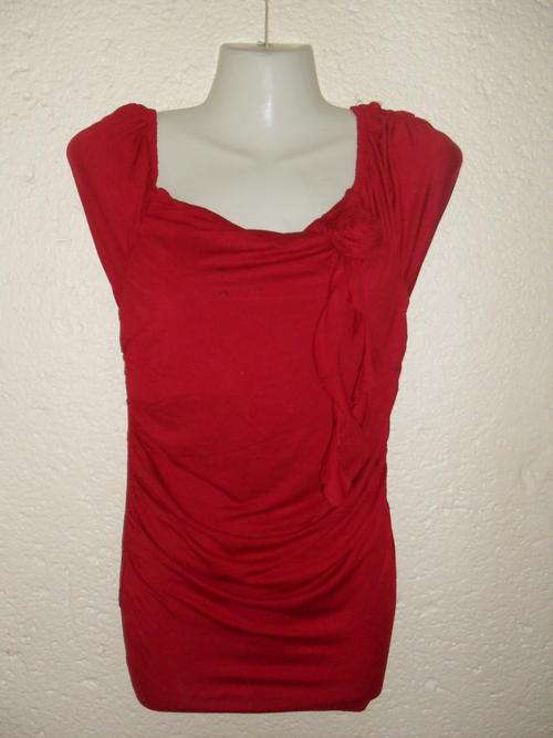 Was R180 Now R85!!!! Stunning Red Top with Rose in Front (large)