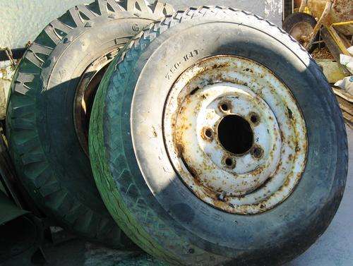 Land Rover Series 16 Inch Rims & Tyres