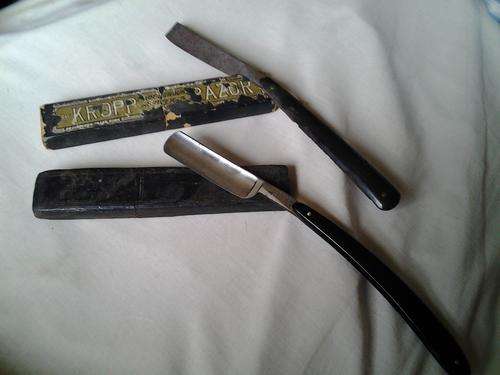 R.T Plum Cutler Bristol and The Knopp Razor