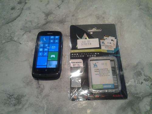 Nokia Lumia 610 with additional battery
