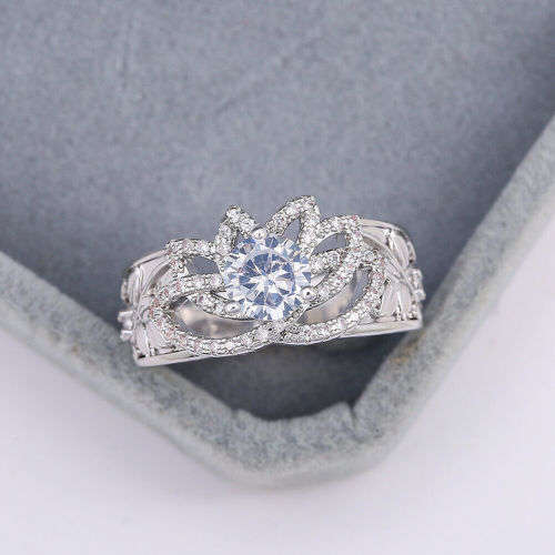 UNBELIEVABLE 14 K WHITE GOLD THREE-PRONG GENUIE MOISSANITE RING ABSOLUTE GORGEOUS