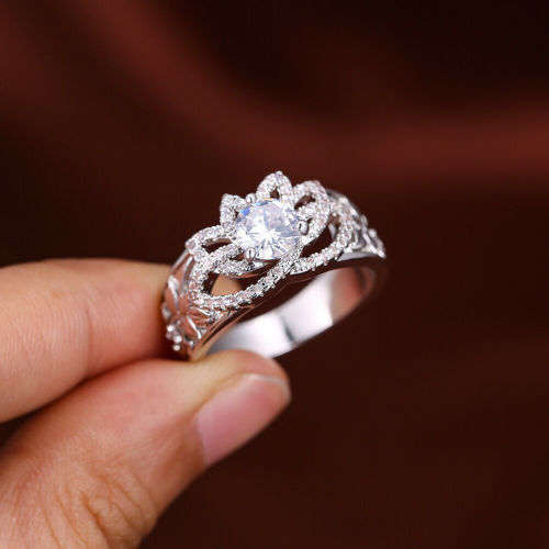 UNBELIEVABLE 14 K WHITE GOLD THREE-PRONG GENUIE MOISSANITE RING ABSOLUTE GORGEOUS