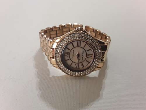 Beautiful Anne Klein Watch Gold Tone R1 Start