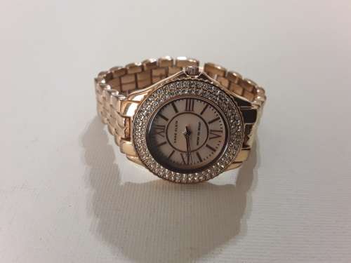 Beautiful Anne Klein Watch Gold Tone R1 Start