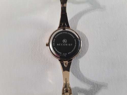 New Gold Accurist 8010 Ladies Watch