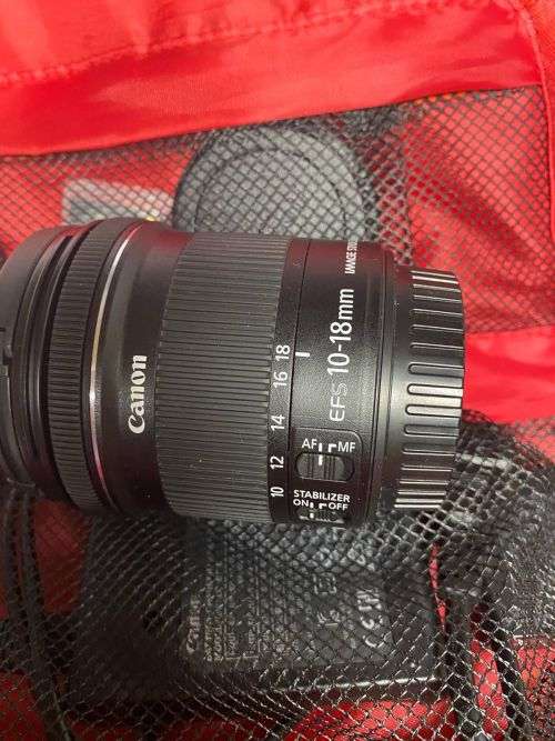 CANON EOS 250D