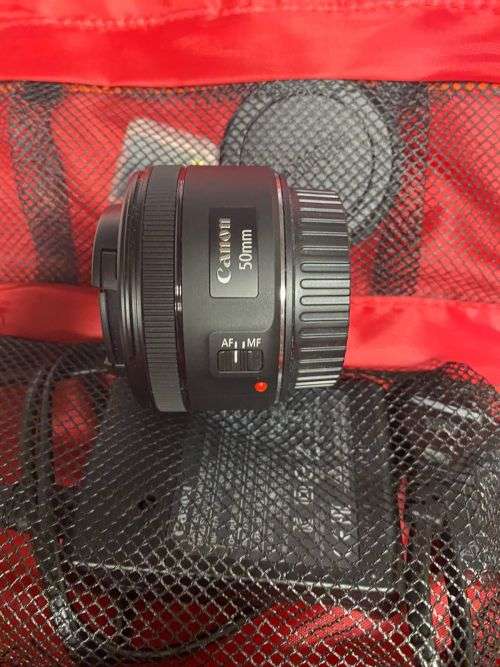 CANON EOS 250D
