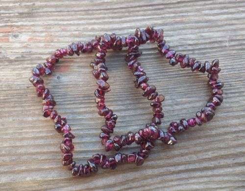 Natural chipstrand bracelet - GARNET (RHODOLITE)