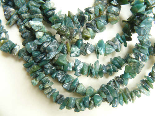 Natural GREEN MOSS AGATE chipstrand +-90cm