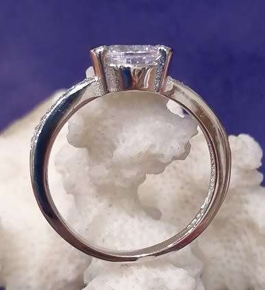 Sterling silver ring - Sparkling CUBIC ZIRCONIA - size 6 / M