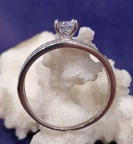 Sterling silver ring - Sparkling CUBIC ZIRCONIA - size 7.5 / P